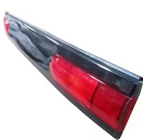 [IKMZ RN19-01-915] R19 Sedan Arka Farlı Reflektör ( Arka Işık Bandı ) 7702127396