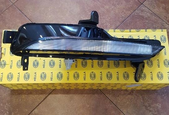 [HEL2BA012349021] Megane 4 Ön Sinyal Sağ 261306376R