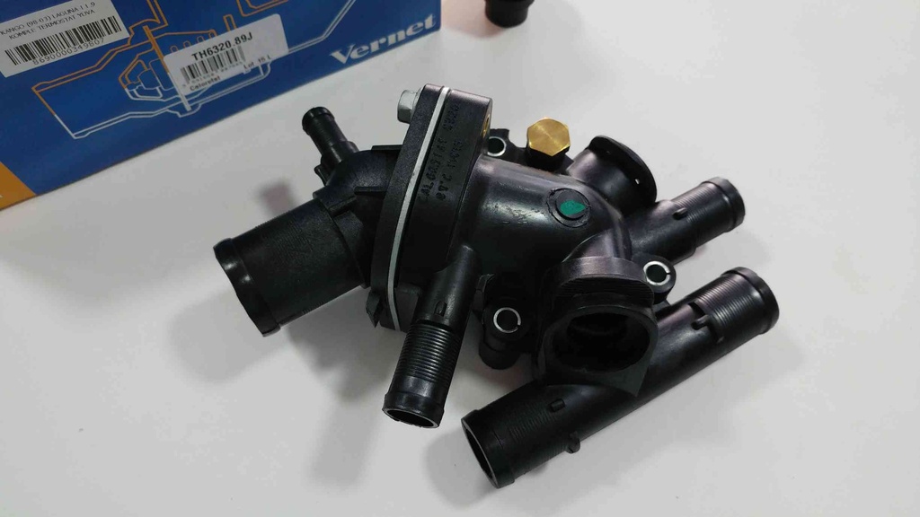 Kango (98-03) Laguna 1 1.9 2.0 8V f3R Komple Termostat Yuva 7701474249