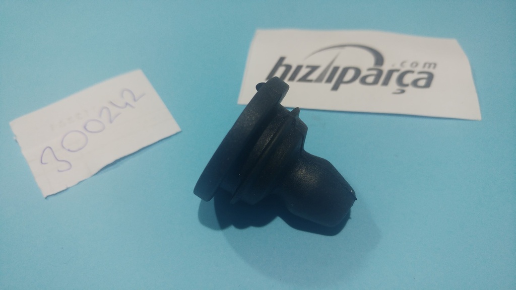 [DEK-8110] Clio Kango 2 1.5 Motor Kapak Takozu Memeli