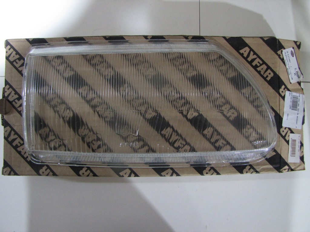R9 97-2000 Far Camı Sağ