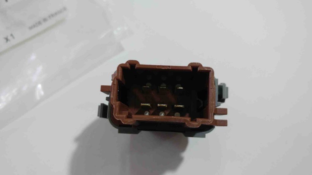Megane 2 2003-2009 Cam Kaldırma Düğmesi Sağ 8200108266 Orjinal