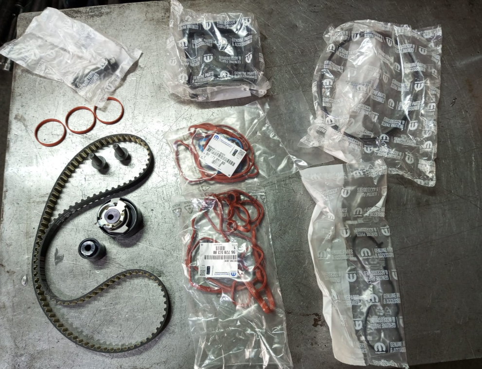C4 C5 Berlingo P208 P308 P408 P2008 P5008 1.2 Egzantirik Kiti Triger Set Yağlı Contalı Full Set 118 Diş 1654515680