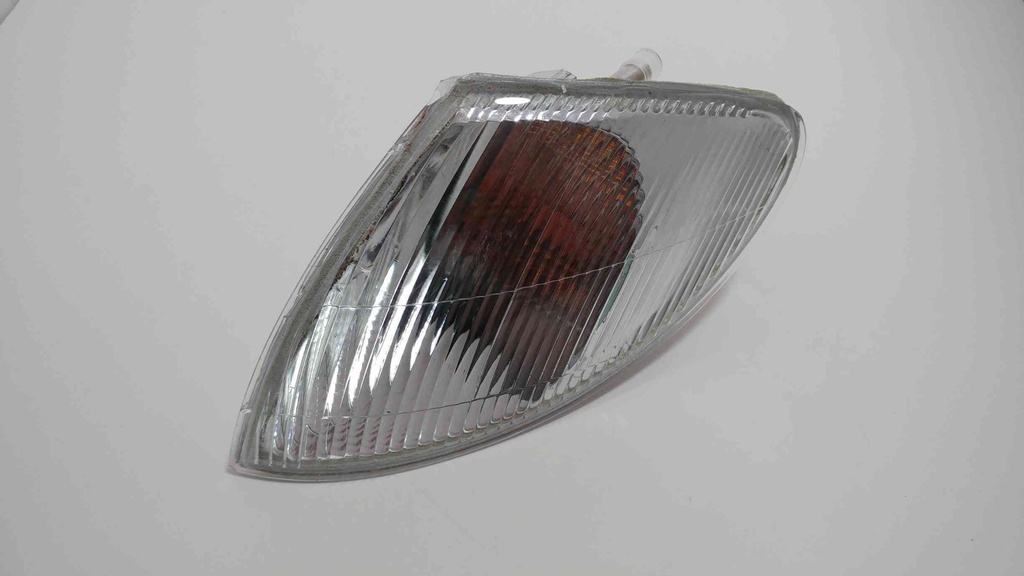 Megane 1 1996-1999 Sol Sinyal 7701040712
