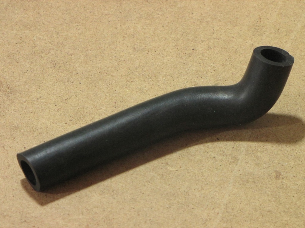 R12 Karbüratör İle Termostat Arası Hortum 6000046067